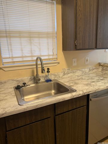 923 Vance Jackson, San Antonio, TX 78201