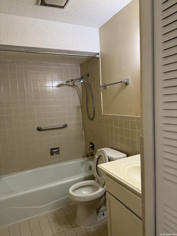 923 Vance Jackson, San Antonio, TX 78201
