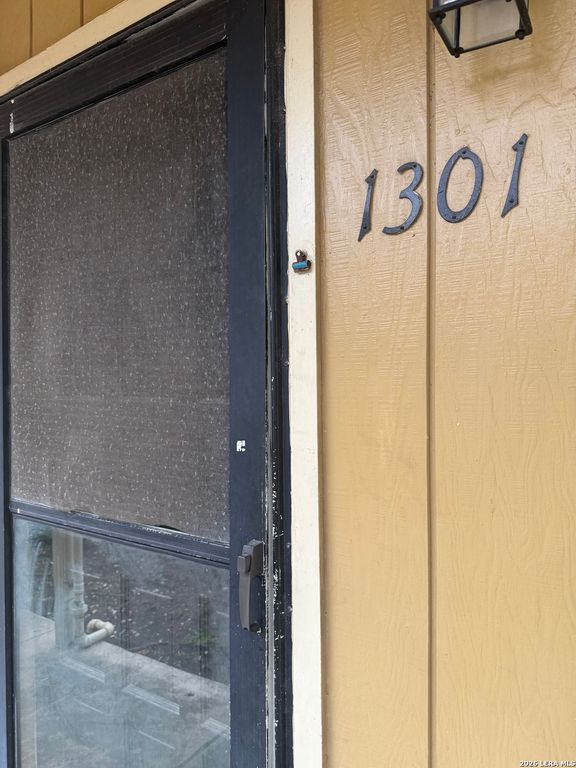 923 Vance Jackson, San Antonio, TX 78201