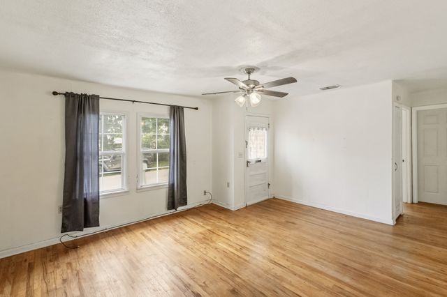 1141 W Mcneill Street, Stephenville, TX 76401