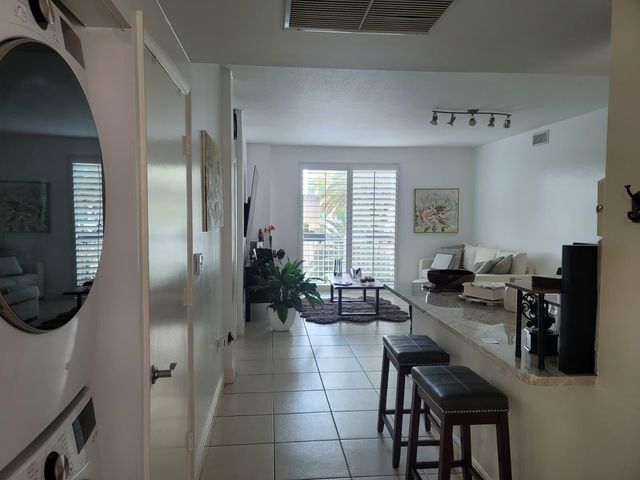 7275 SW 90th Way G311, Miami, FL 33156