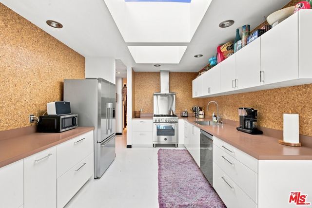 936 Fortune Way, Los Angeles, CA 90042