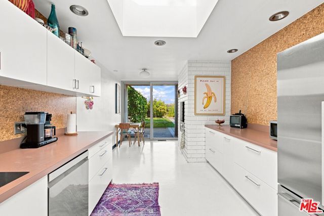 936 Fortune Way, Los Angeles, CA 90042
