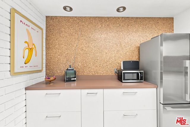 936 Fortune Way, Los Angeles, CA 90042