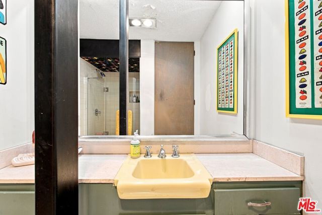 936 Fortune Way, Los Angeles, CA 90042