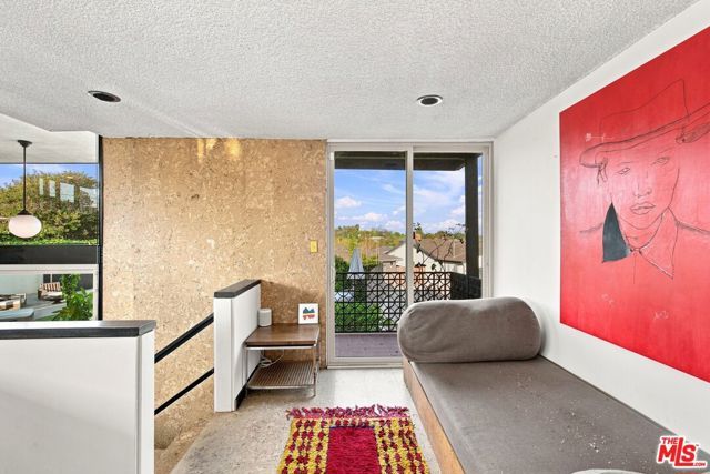 936 Fortune Way, Los Angeles, CA 90042