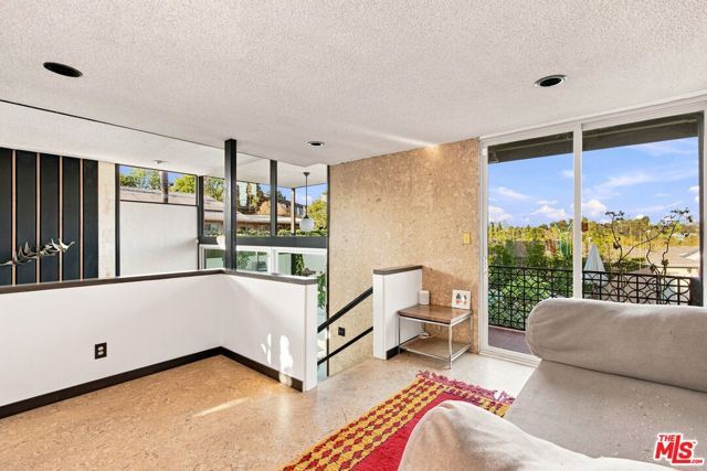 936 Fortune Way, Los Angeles, CA 90042