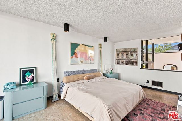 936 Fortune Way, Los Angeles, CA 90042