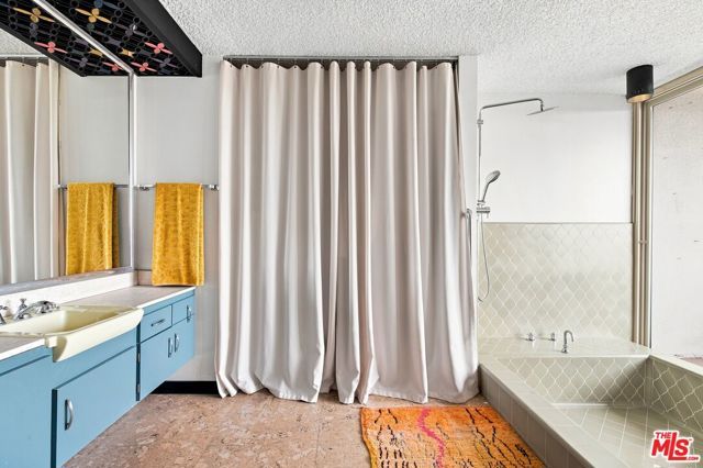 936 Fortune Way, Los Angeles, CA 90042