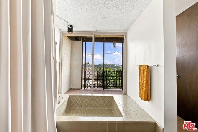 936 Fortune Way, Los Angeles, CA 90042