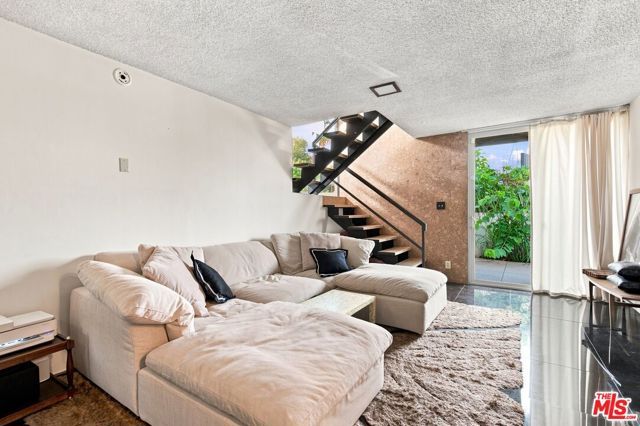 936 Fortune Way, Los Angeles, CA 90042