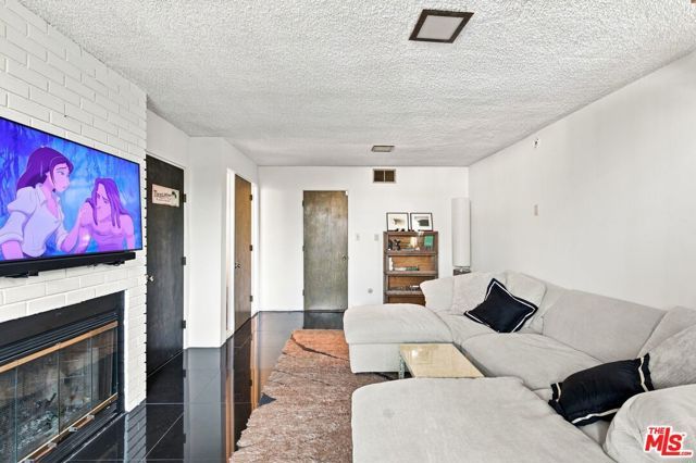 936 Fortune Way, Los Angeles, CA 90042
