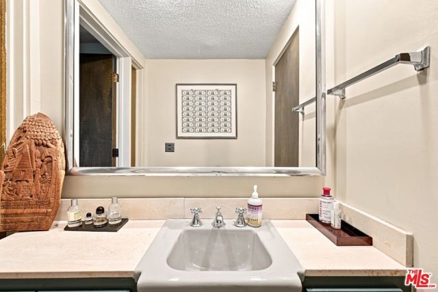 936 Fortune Way, Los Angeles, CA 90042