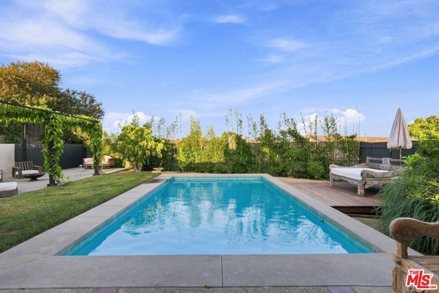 936 Fortune Way, Los Angeles, CA 90042