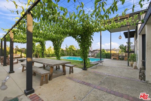 936 Fortune Way, Los Angeles, CA 90042