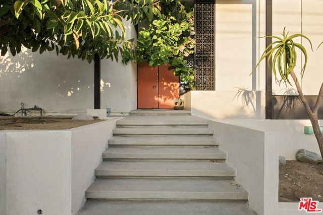 936 Fortune Way, Los Angeles, CA 90042