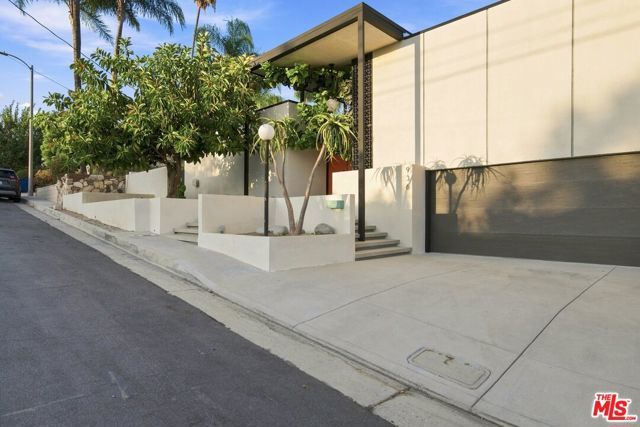 936 Fortune Way, Los Angeles, CA 90042