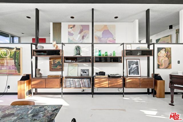 936 Fortune Way, Los Angeles, CA 90042