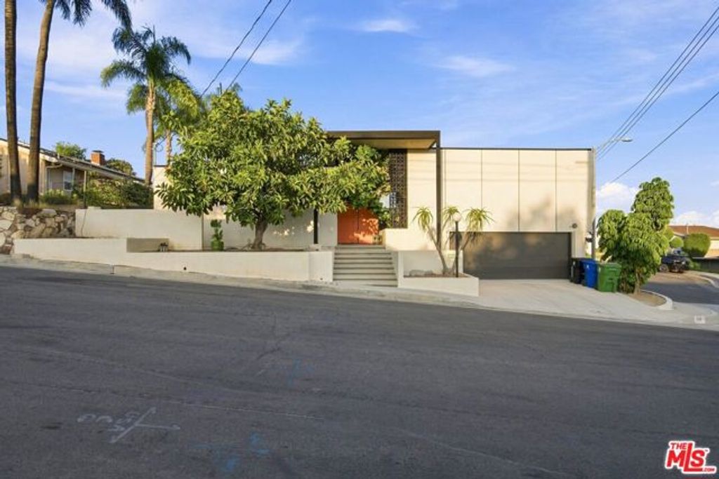 936 Fortune Way, Los Angeles, CA 90042