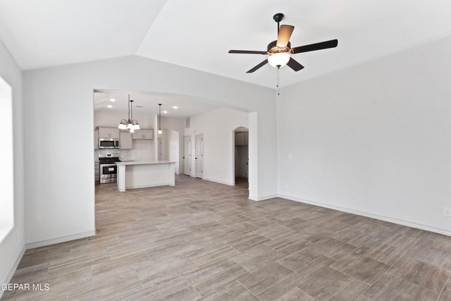 13940 Summer Wave Avenue, El Paso, TX 79928