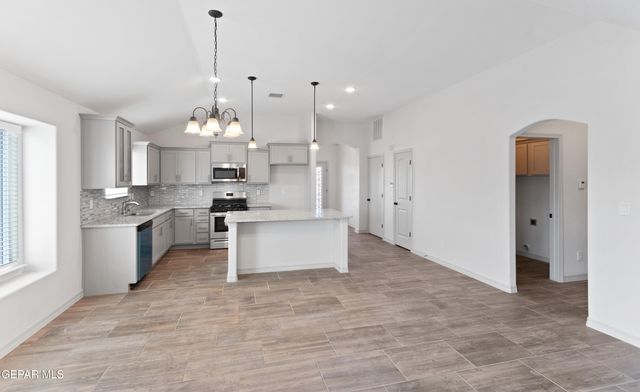 13940 Summer Wave Avenue, El Paso, TX 79928