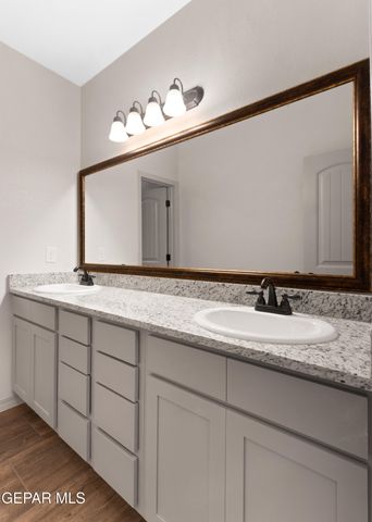 13940 Summer Wave Avenue, El Paso, TX 79928