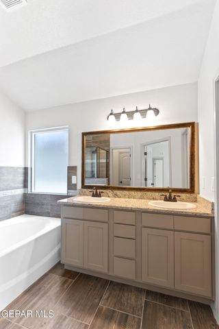 13940 Summer Wave Avenue, El Paso, TX 79928