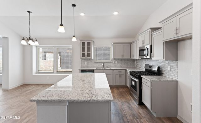 13940 Summer Wave Avenue, El Paso, TX 79928