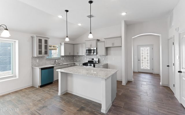 13940 Summer Wave Avenue, El Paso, TX 79928