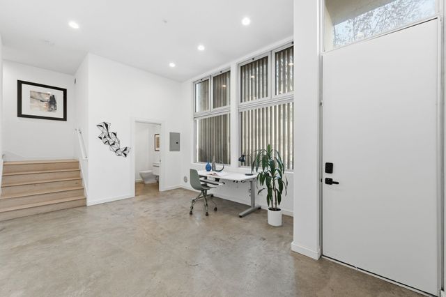 857 W Grand Ave, Oakland, CA 94607