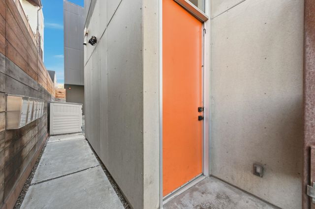 857 W Grand Ave, Oakland, CA 94607