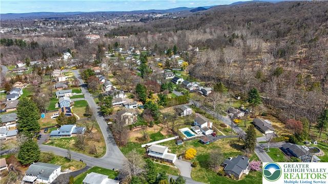 102 Valley Stream Road, Stroud Twp, PA 18360