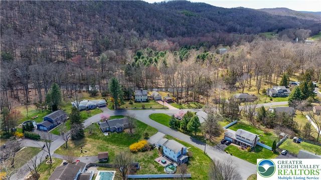 102 Valley Stream Road, Stroud Twp, PA 18360