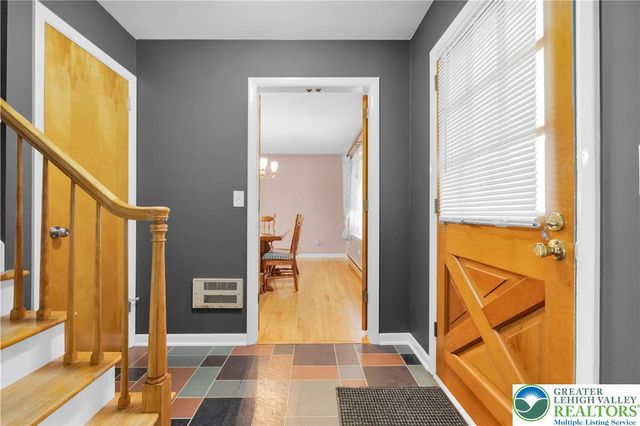 102 Valley Stream Road, Stroud Twp, PA 18360