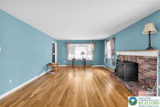 102 Valley Stream Road, Stroud Twp, PA 18360