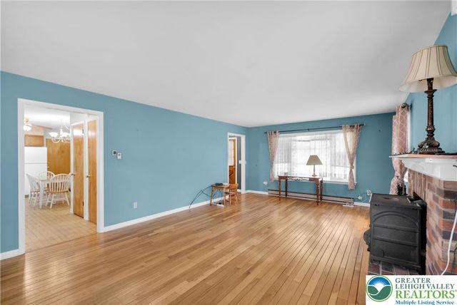 102 Valley Stream Road, Stroud Twp, PA 18360