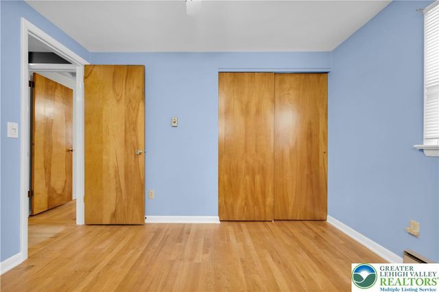 102 Valley Stream Road, Stroud Twp, PA 18360