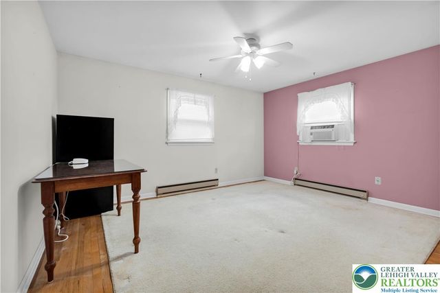 102 Valley Stream Road, Stroud Twp, PA 18360