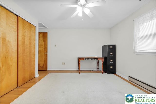 102 Valley Stream Road, Stroud Twp, PA 18360