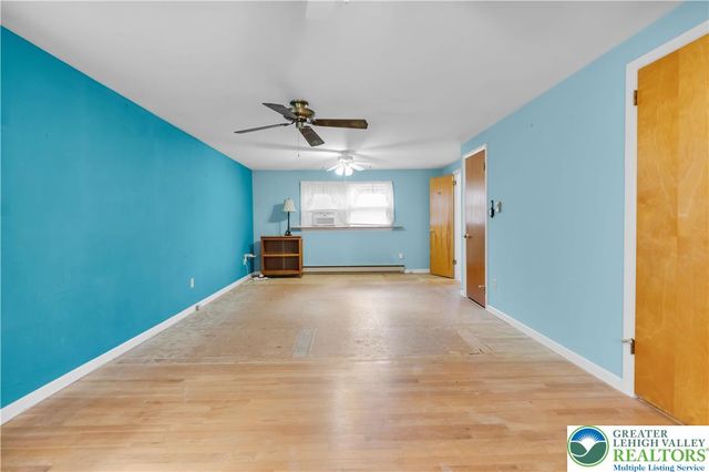 102 Valley Stream Road, Stroud Twp, PA 18360