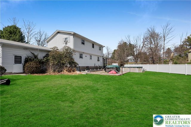 102 Valley Stream Road, Stroud Twp, PA 18360