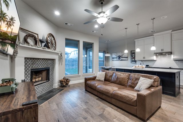 4033 Orchard Park Lane, Midlothian, TX 76065