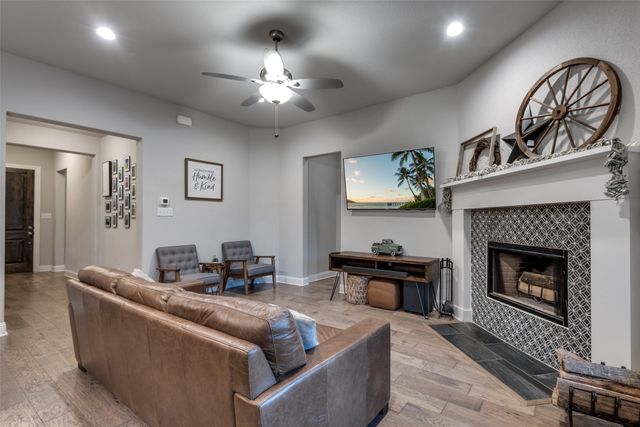 4033 Orchard Park Lane, Midlothian, TX 76065