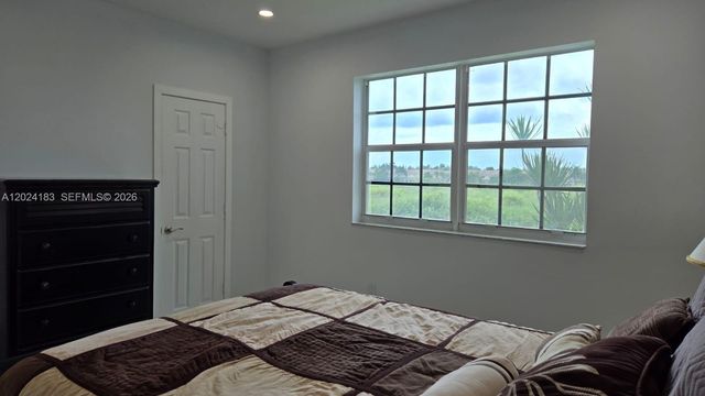 230 SW 117th Terrace 11202, Pembroke Pines, FL 33025