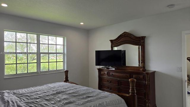 230 SW 117th Terrace 11202, Pembroke Pines, FL 33025