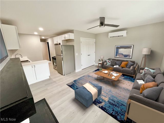 12381 Cedar Road 3A, Cleveland Heights, OH 44106