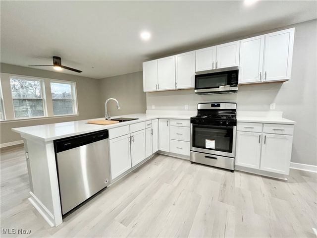 12381 Cedar Road 3A, Cleveland Heights, OH 44106