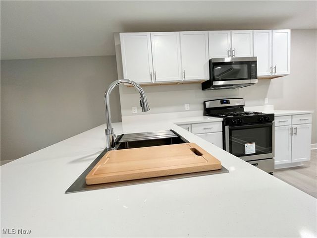 12381 Cedar Road 3A, Cleveland Heights, OH 44106