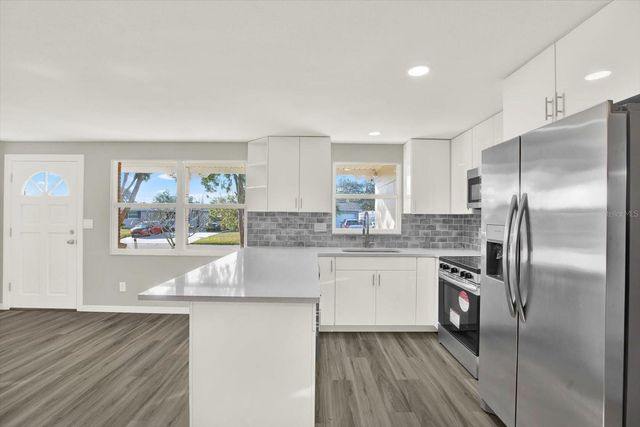 8391 76TH AVENUE, Seminole, FL 33777