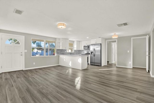 8391 76TH AVENUE, Seminole, FL 33777